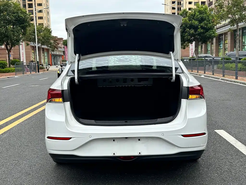 Buick Excelle — миниатюра 15