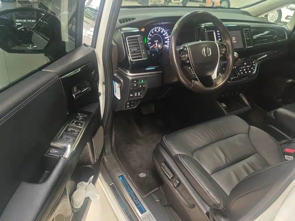 Honda Elysion — миниатюра 16