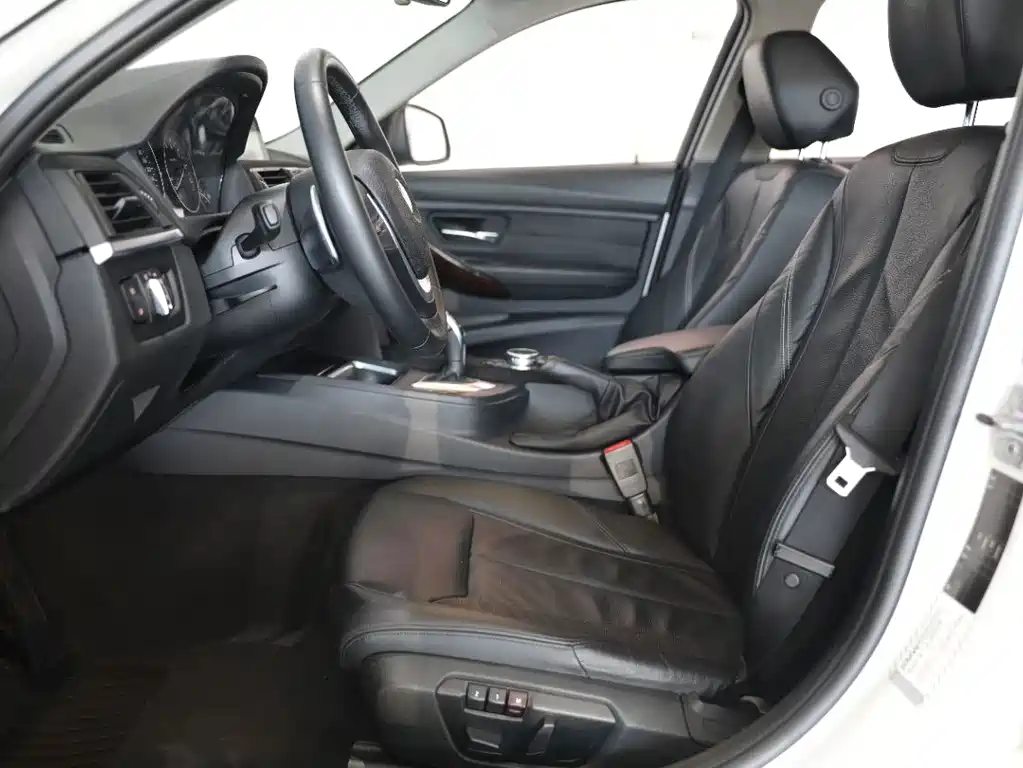 BMW 3 Series — миниатюра 7