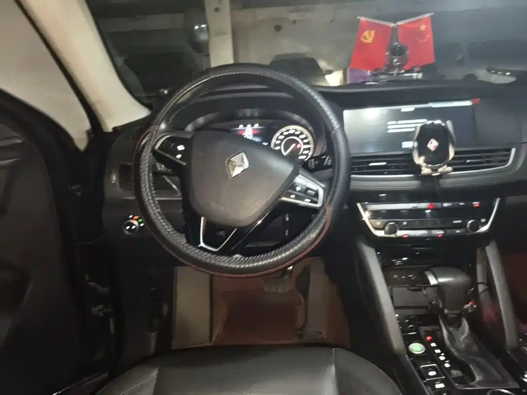 Borgward BX7 — миниатюра 6