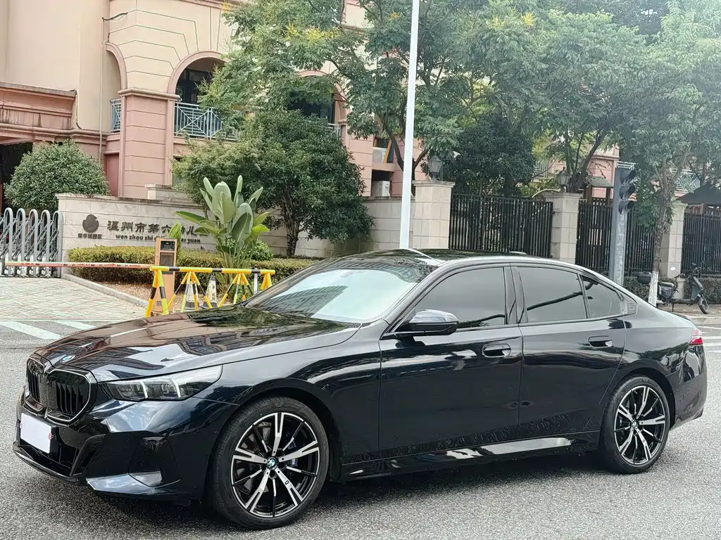 BMW 5 Series (Import) — миниатюра 3