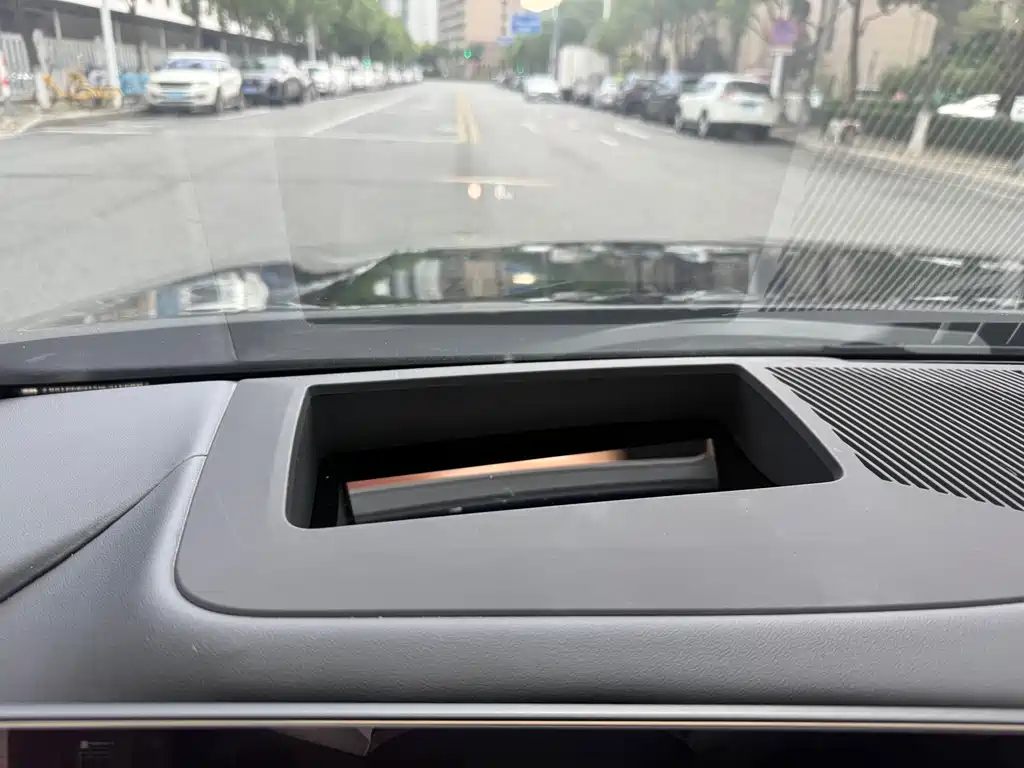 BMW 5 Series (Import) — миниатюра 11
