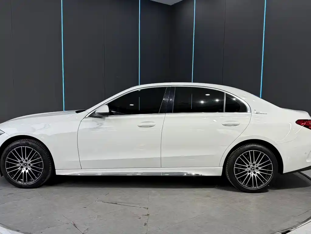 Mercedes-Benz C-Class — миниатюра 4