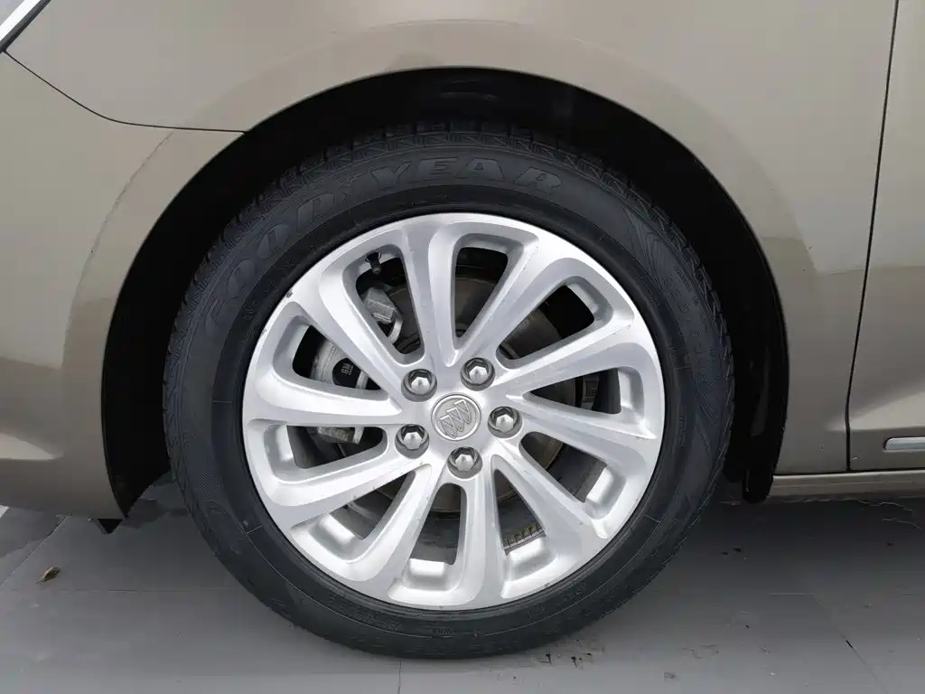 Buick LaCrosse — миниатюра 17