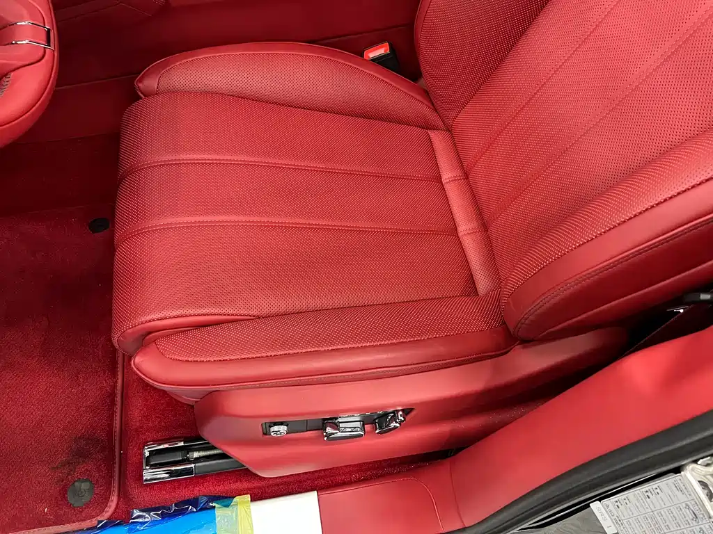 Bentley Bentayga 2025 4.0T V8