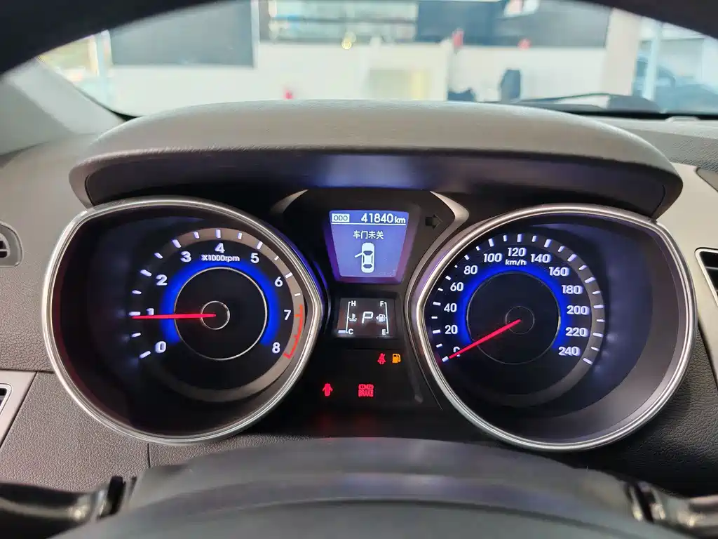 Hyundai Elantra Langdong — миниатюра 6