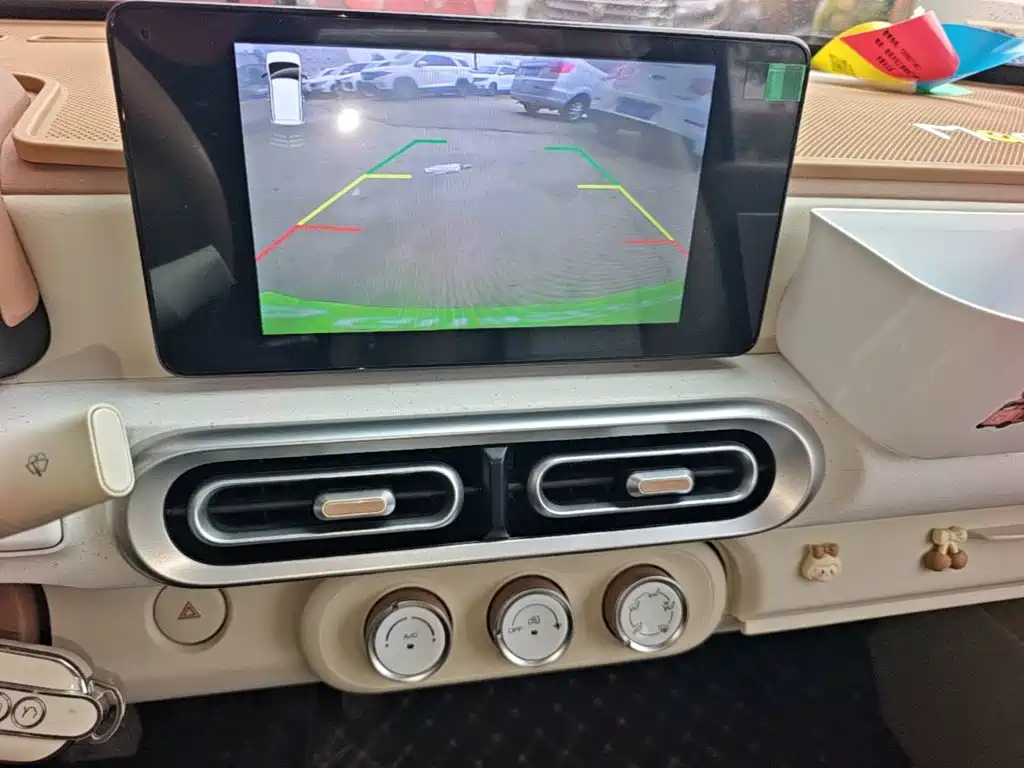 Wuling MINIEV — миниатюра 13