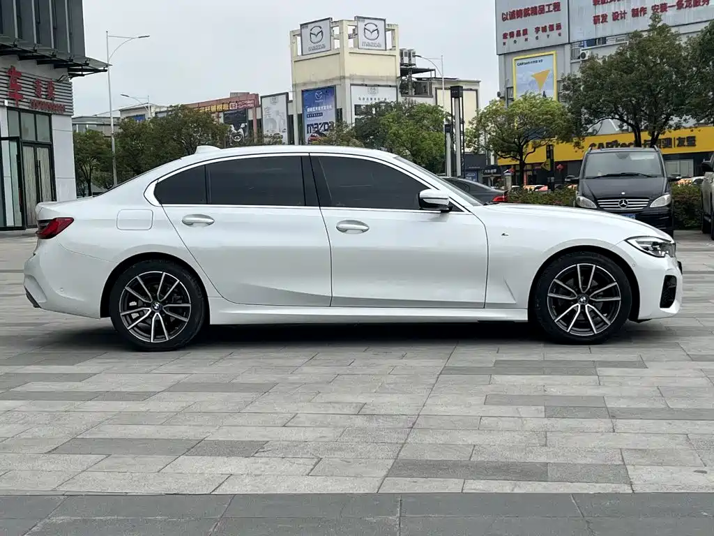 BMW 3 Series — миниатюра 4