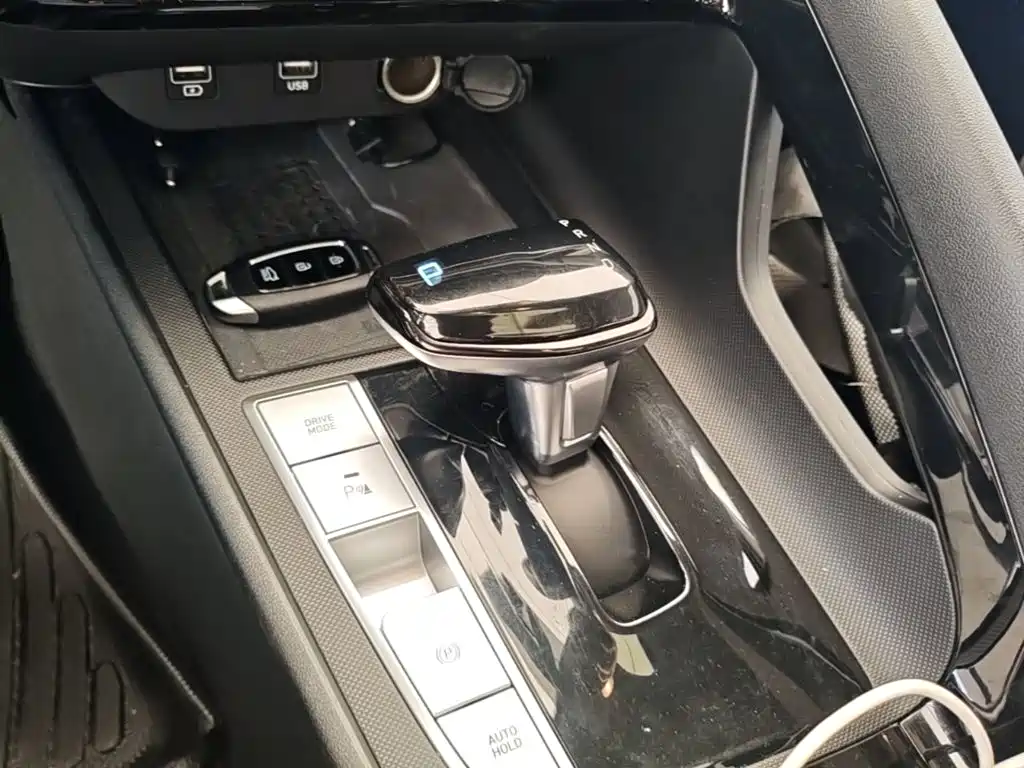 Hyundai Elantra — миниатюра 14