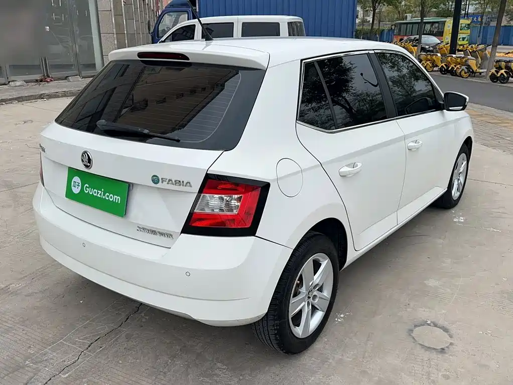 Skoda Fabia — миниатюра 7