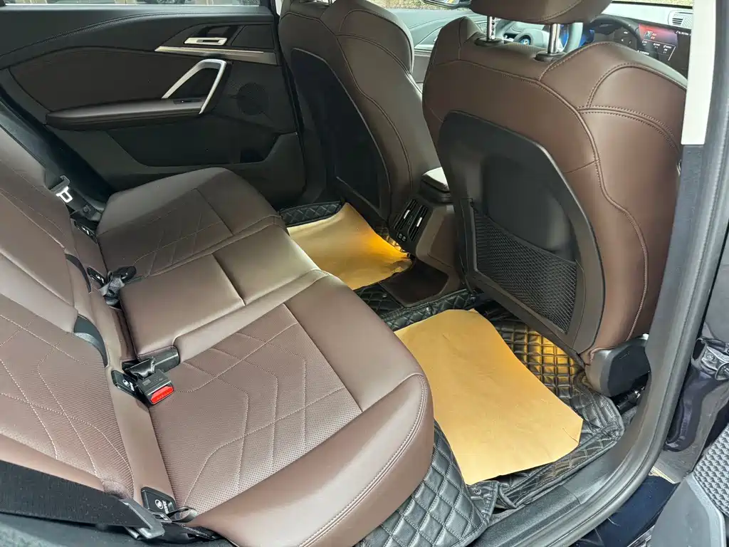 BMW iX1 — миниатюра 9