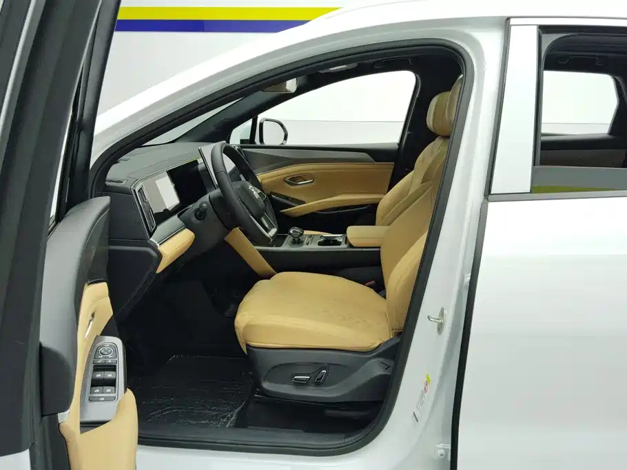 BYD L DM-i — миниатюра 9