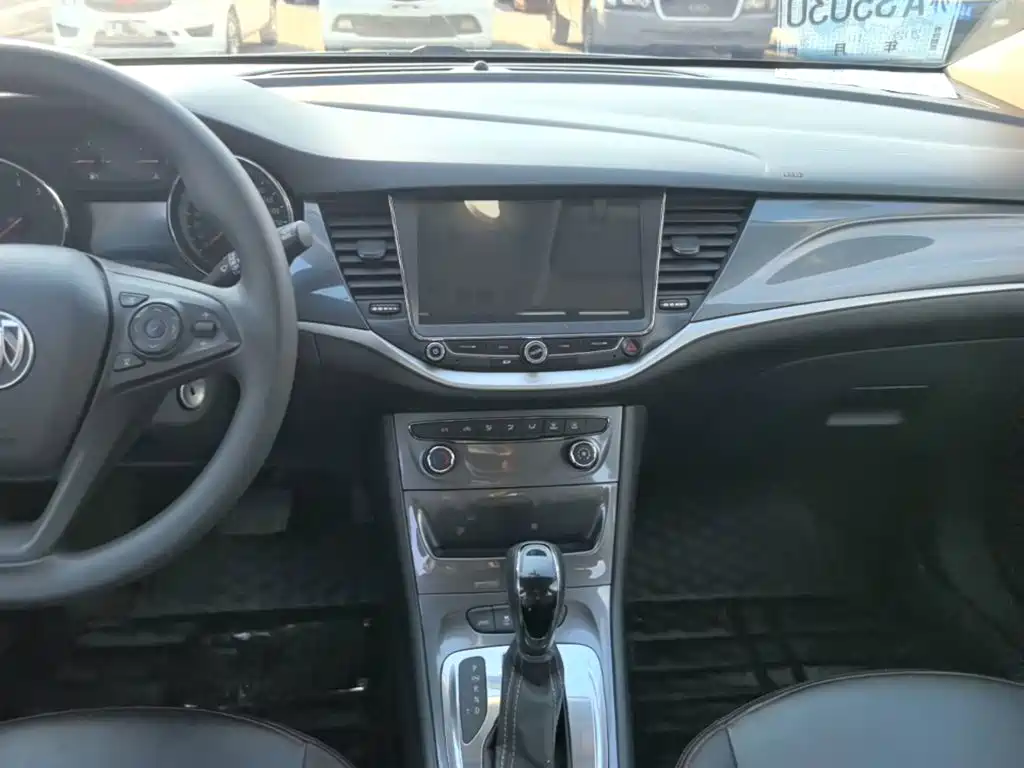 Buick Verano — миниатюра 13