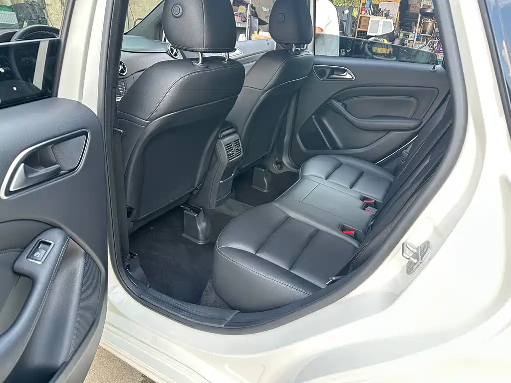 Mercedes-Benz B-Class — миниатюра 8