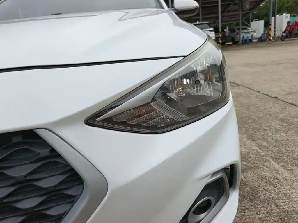 Hyundai Elantra — миниатюра 24