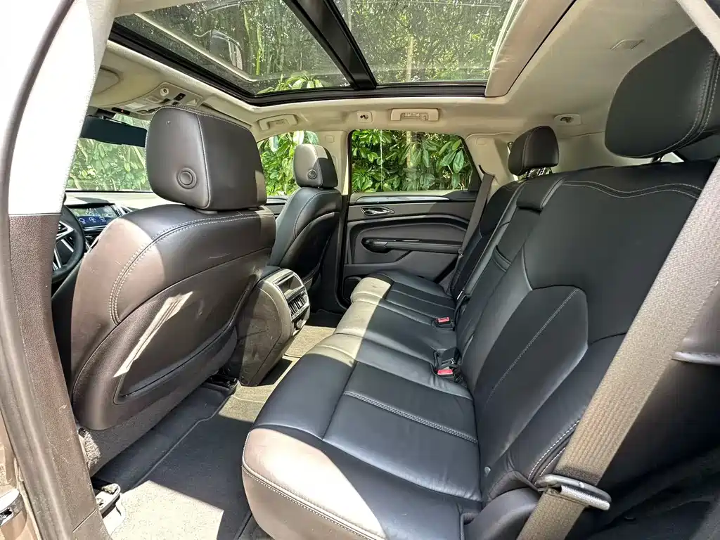 Cadillac SRX — миниатюра 7