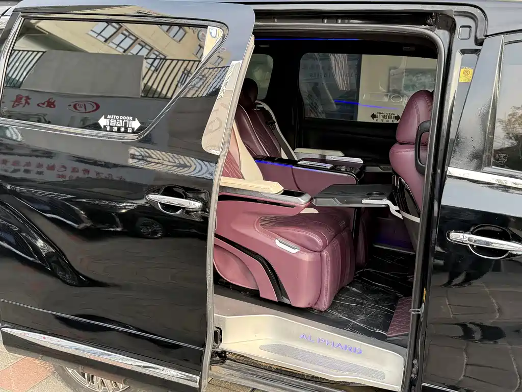 Toyota Alphard 2011 3.5L Luxury