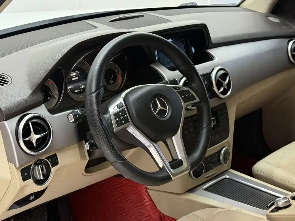 Mercedes-Benz GLK-Class — миниатюра 6