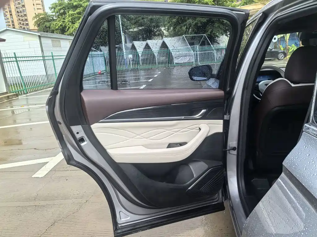 Geely Xingyue L — миниатюра 28