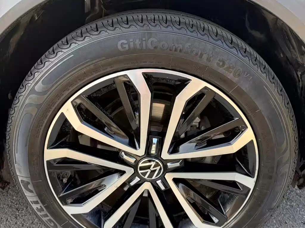 VOLKSWAGEN T ROC EXPLORING SONGS