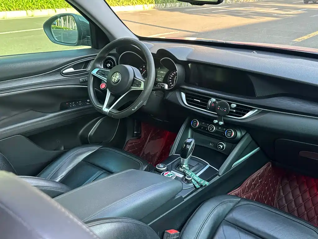 Alfa Romeo Stelvio — миниатюра 8