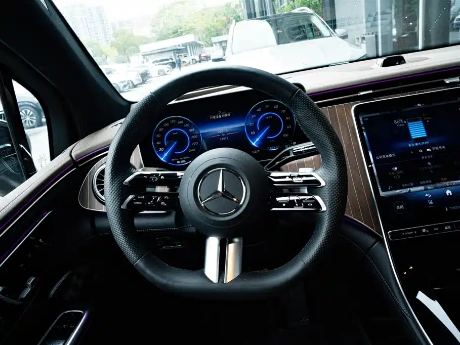 MERCEDES-BENZ EQE SUV