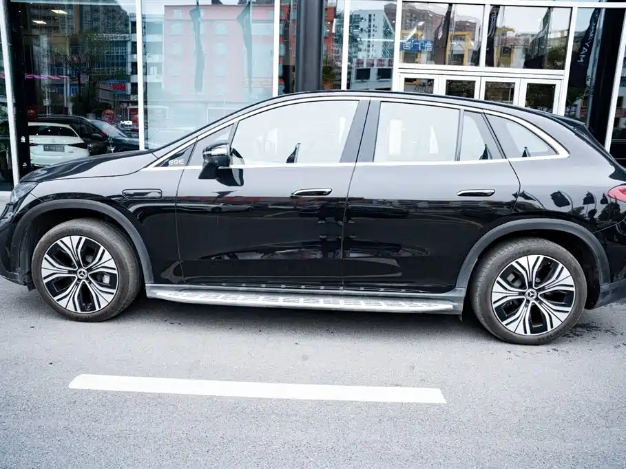 MERCEDES-BENZ EQE SUV