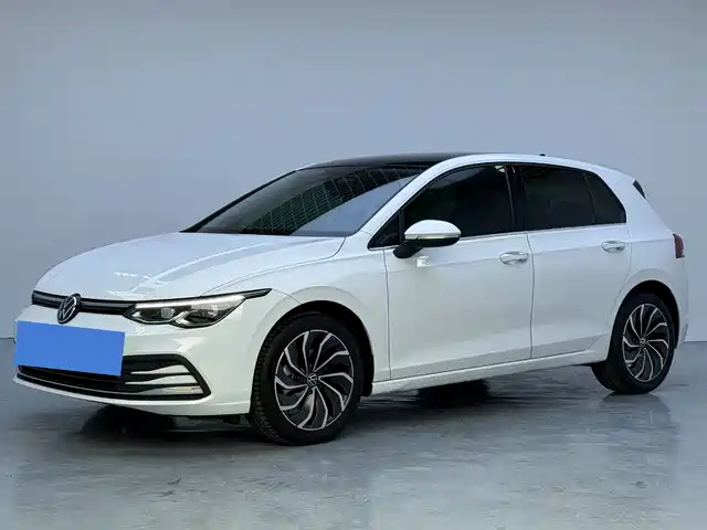 VOLKSWAGEN GOLF 2023