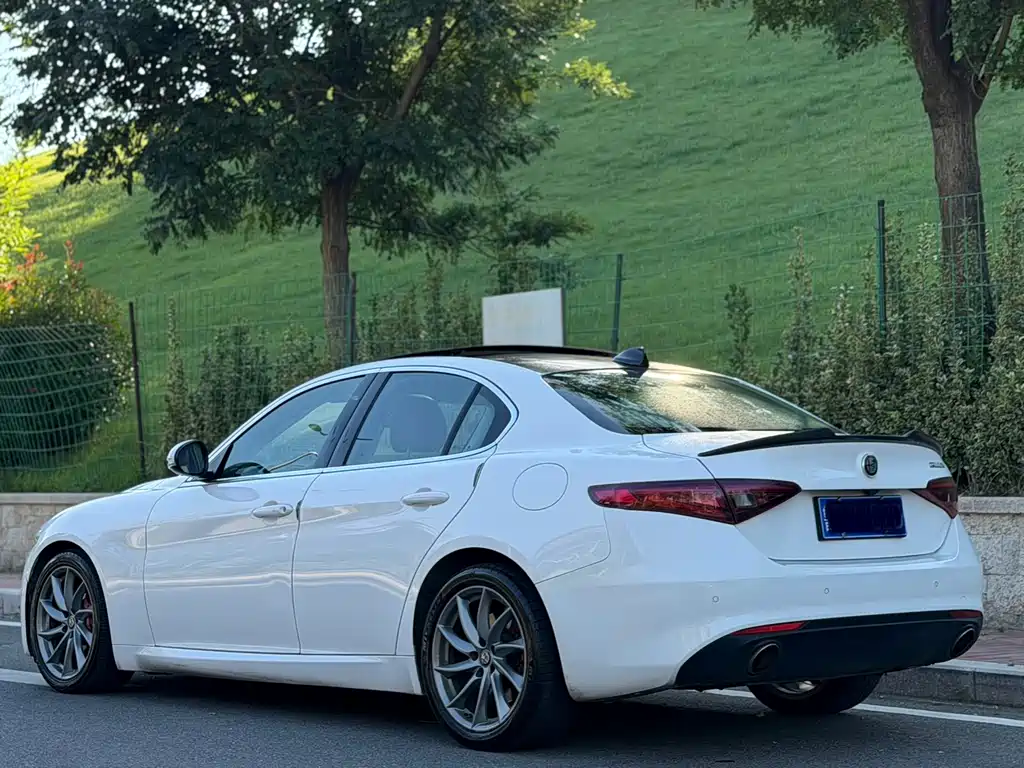 Alfa Romeo Giulia — миниатюра 3