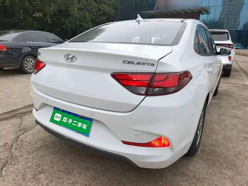 Hyundai Elantra — миниатюра 7