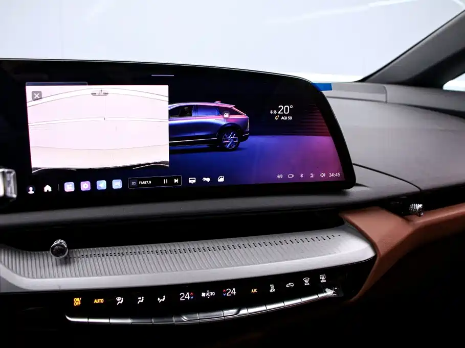 Cadillac IQ — миниатюра 8