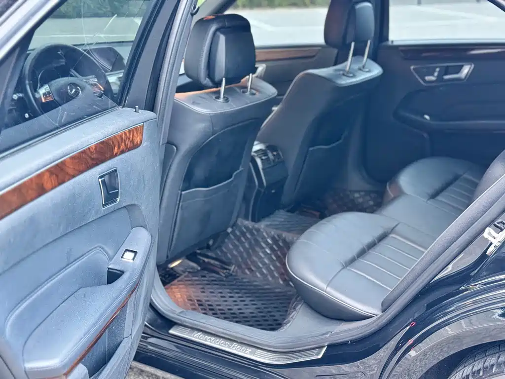 Mercedes-Benz E-Class — миниатюра 12