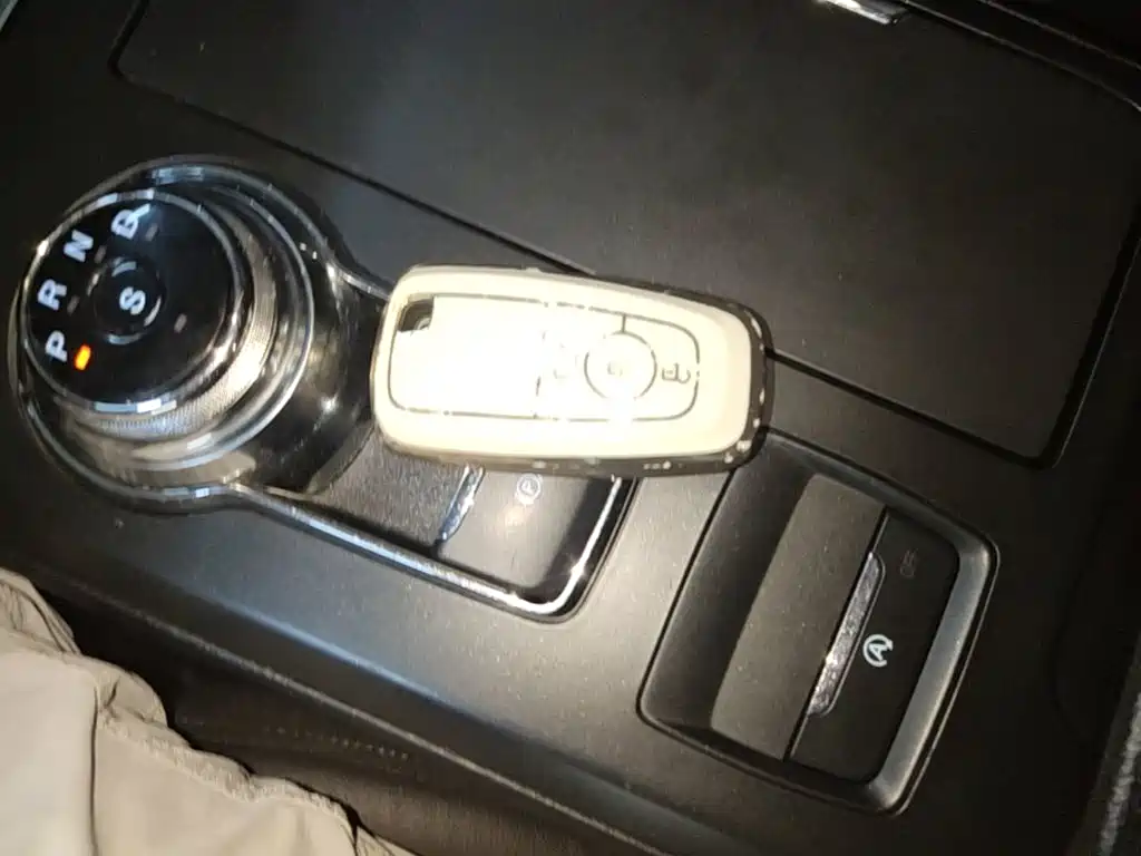 Ford Mondeo — миниатюра 9