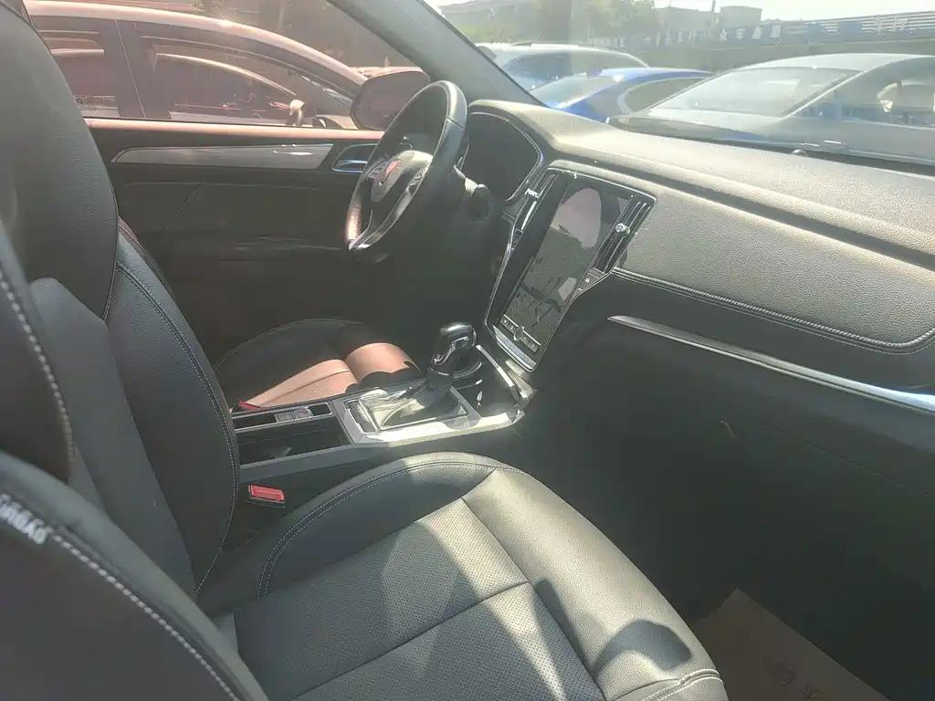 Roewe RX5 — миниатюра 12