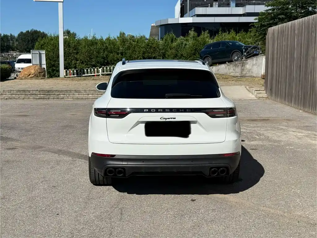 Porsche Cayenne Hybrid — миниатюра 10