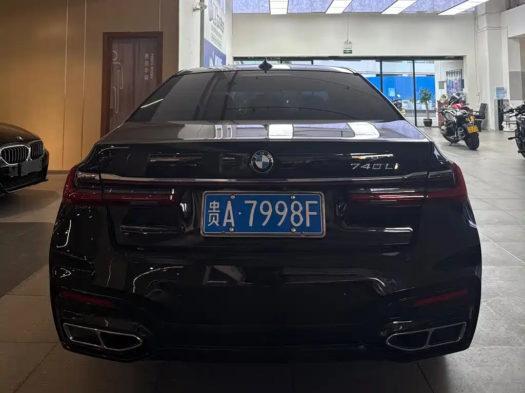 BMW 7 Series — миниатюра 8