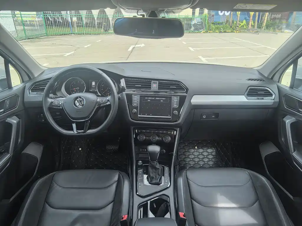 Volkswagen Tiguan L — миниатюра 10