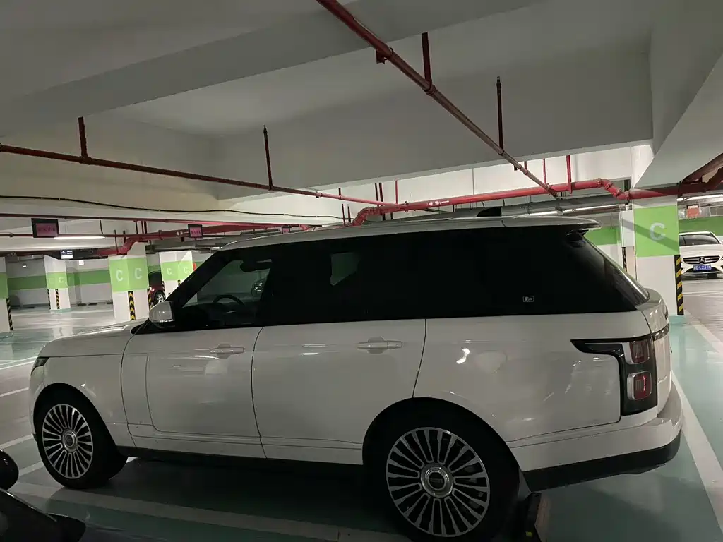 Land Rover Range Rover — миниатюра 4