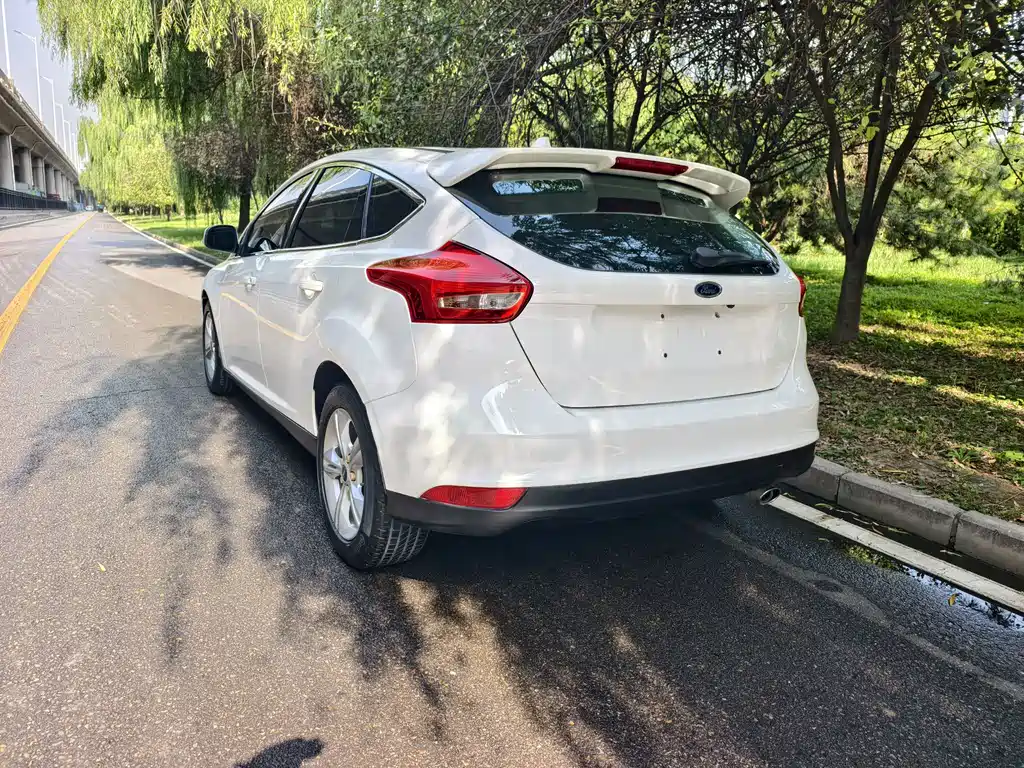 Ford Focus — миниатюра 6