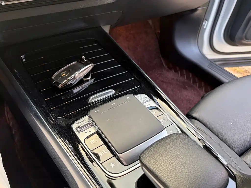 Mercedes-Benz GLB — миниатюра 8