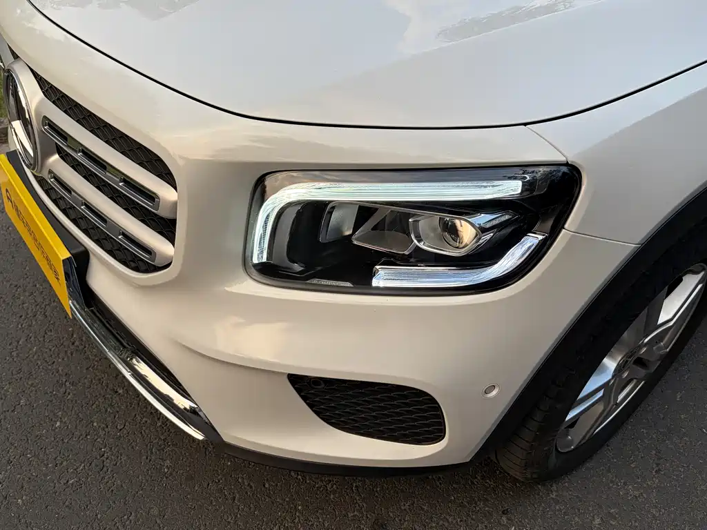 Mercedes-Benz GLB — миниатюра 20