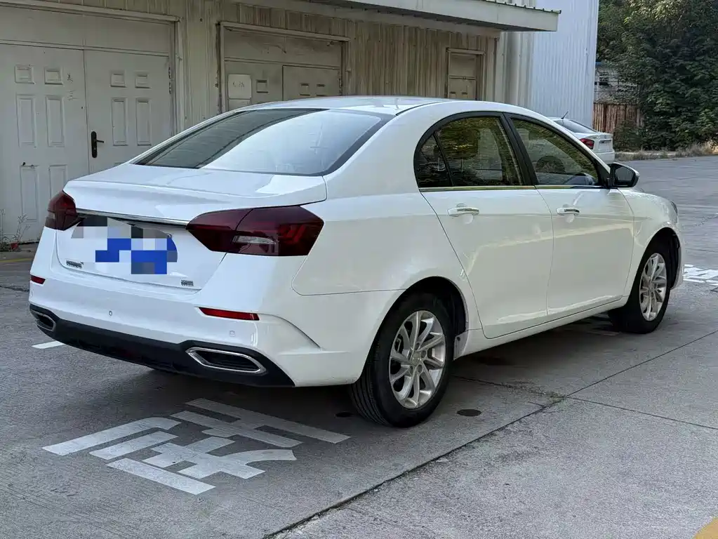 Geely Emgrand — миниатюра 9
