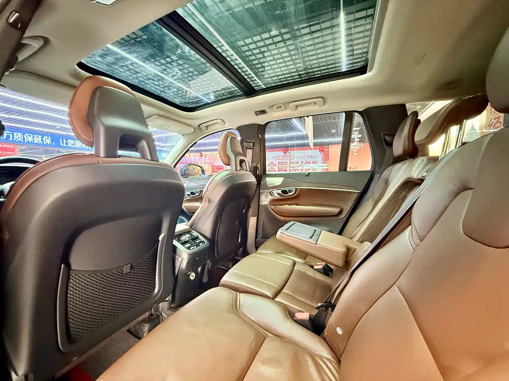 Volvo XC90 — миниатюра 12