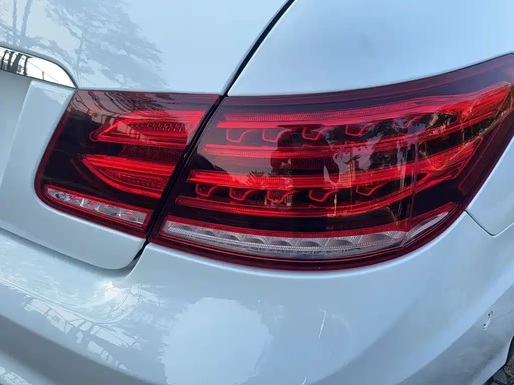 Mercedes-Benz E-Class (Import) — миниатюра 25