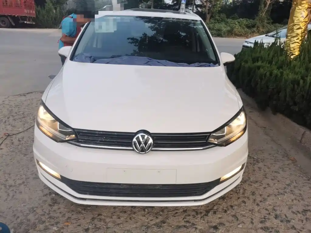 Volkswagen Touran — миниатюра 3