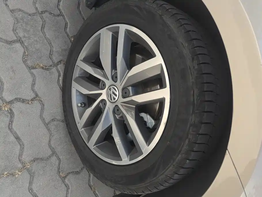 Volkswagen Golf — миниатюра 6