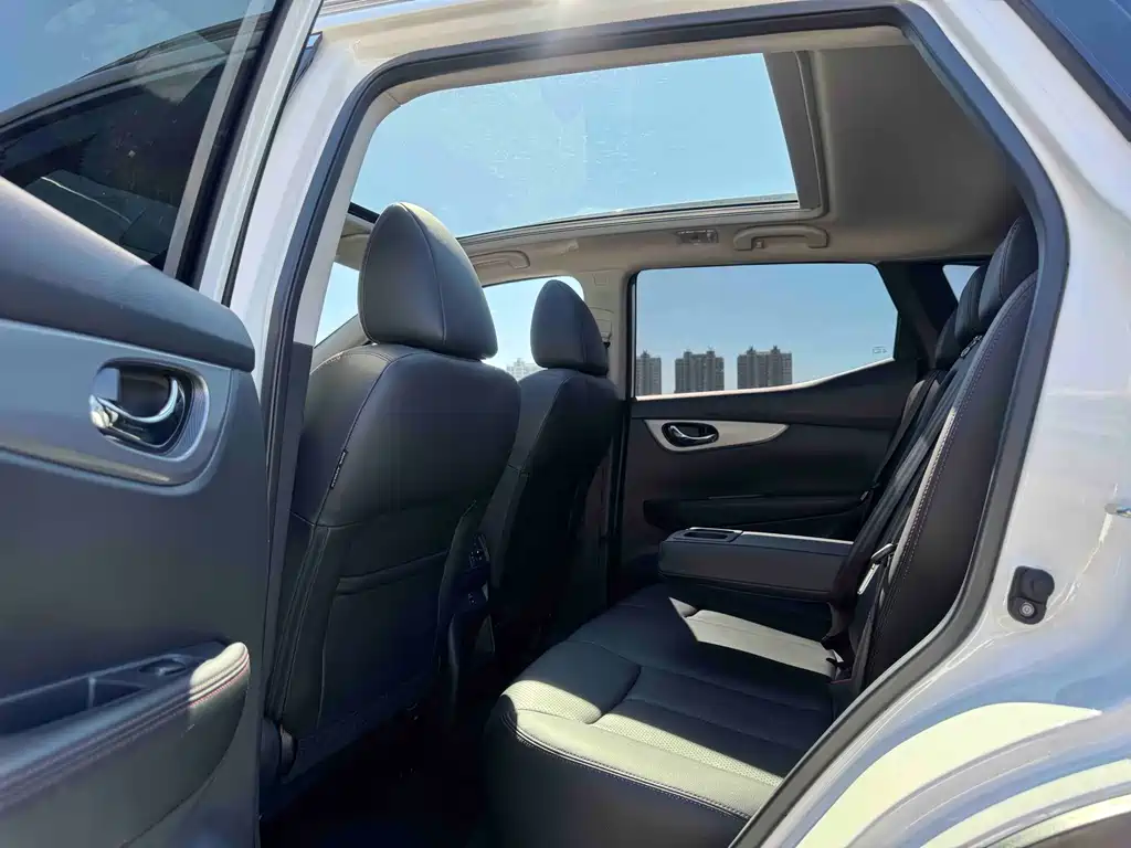 Nissan Qashqai — миниатюра 8