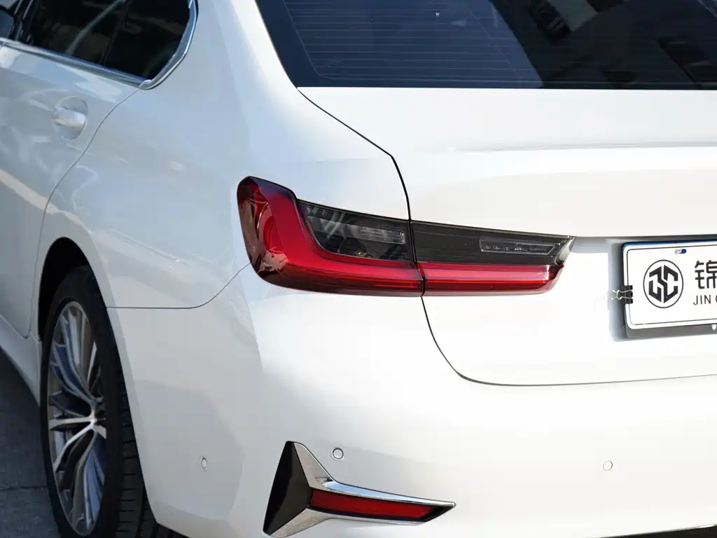 BMW 3 Series — миниатюра 17