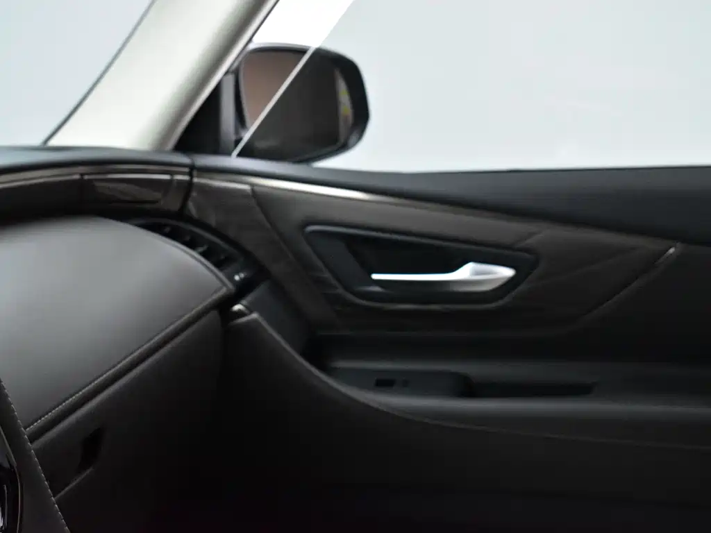 Toyota Vellfire — миниатюра 12