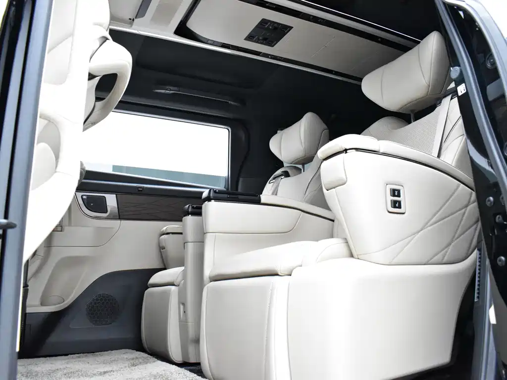Toyota Vellfire — миниатюра 19